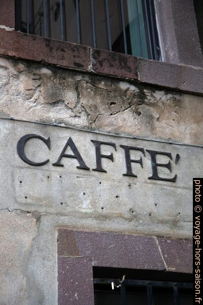 Caffè. Photo © Alex Medwedeff