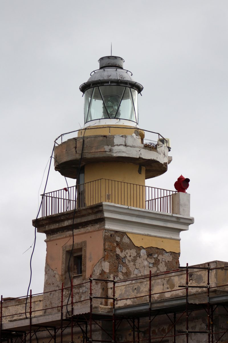 Lanterne du phare de Capo San Marco. Photo © André M. Winter