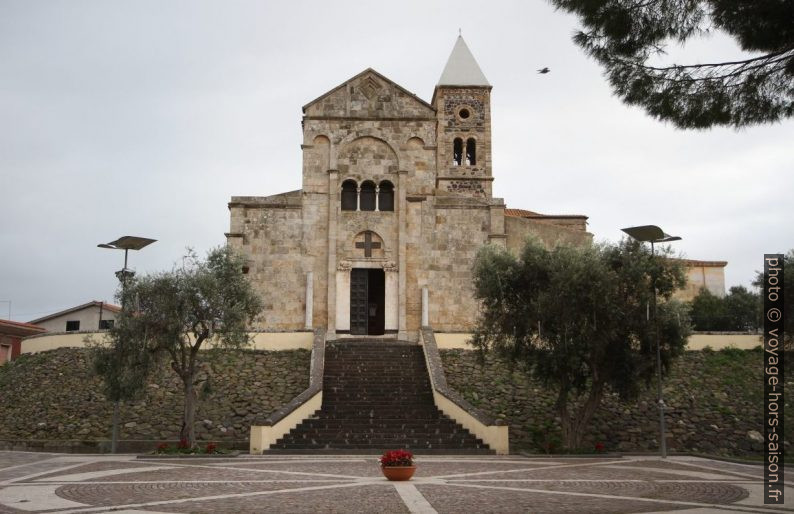 Cattedrale di Santa Giusta et son parvis. Photo © Alex Medwedeff