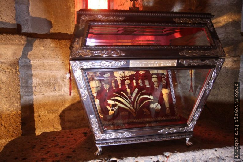 Reliquaire de Santa Giusta dans la crypte. Photo © Alex Medwedeff
