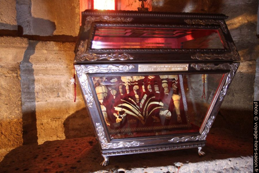 Reliquaire de Santa Giusta dans la crypte. Photo © Alex Medwedeff