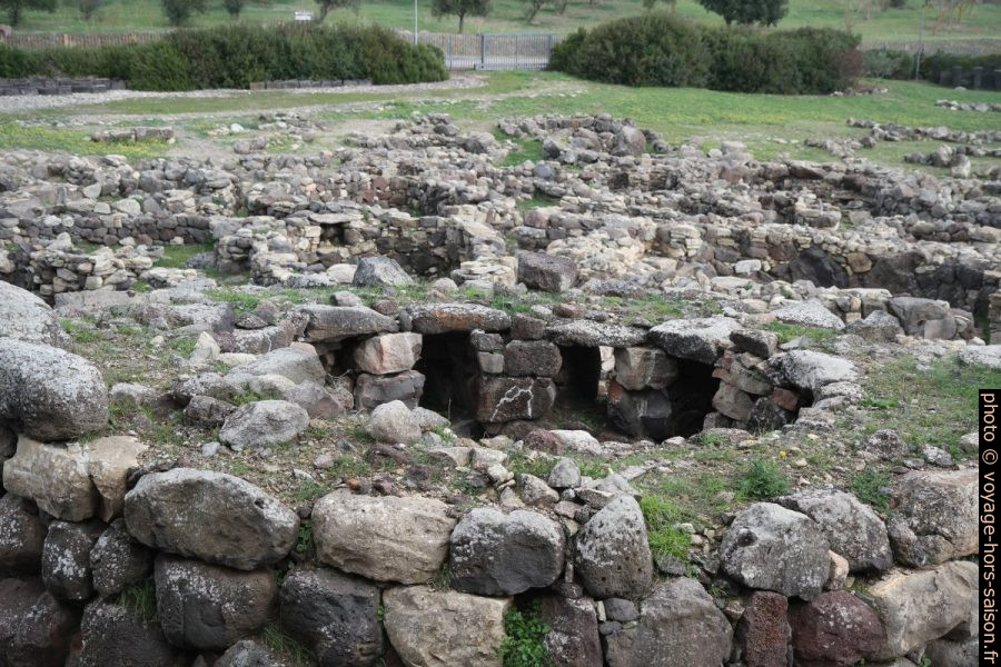 Nuraghe à niches à Su Nuraxi. Photo © Alex Medwedeff