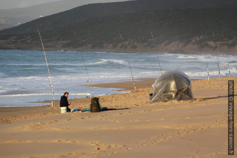 Pesca dalla Spiaggia di Piscinas. Photo © André M. Winter