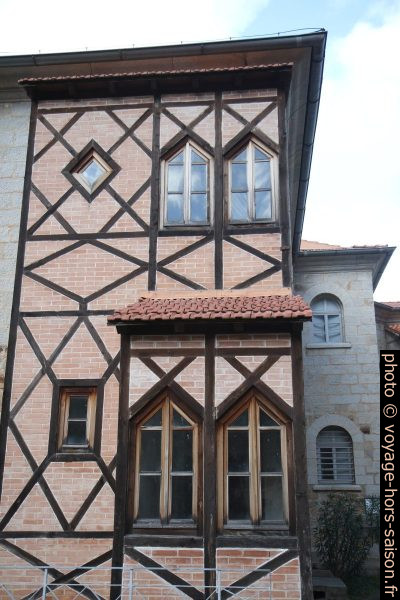 Colombages du Palazzo di Ingurtosu. Photo © Alex Medwedeff