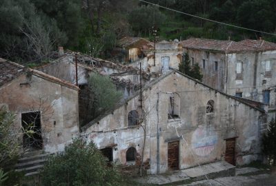 Ruines à Ingurtosu. Photo © Alex Medwedeff