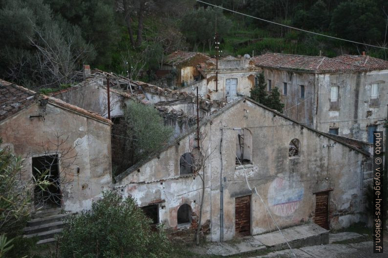 Ruines à Ingurtosu. Photo © Alex Medwedeff