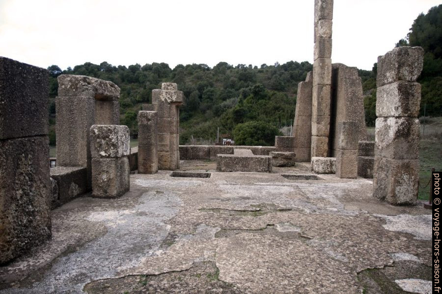 Restes de la mosaïque du Temple d'Antas. Photo © Alex Medwedeff