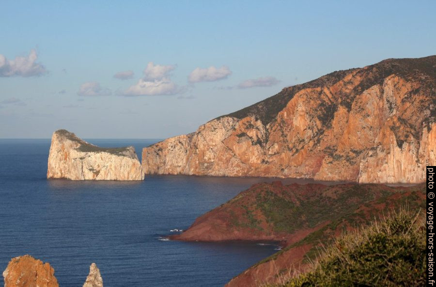 Pan di Zucchero et la côte. Photo © André M. Winter