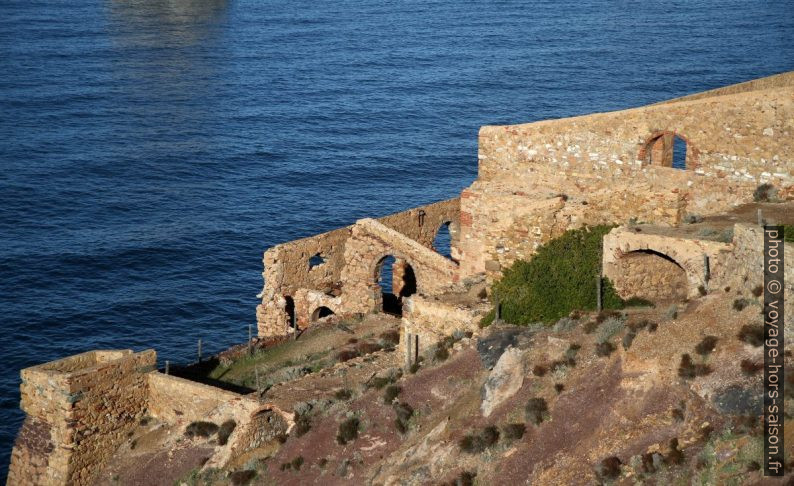 Ruines de Laverie Larmamora. Photo © Alex Medwedeff