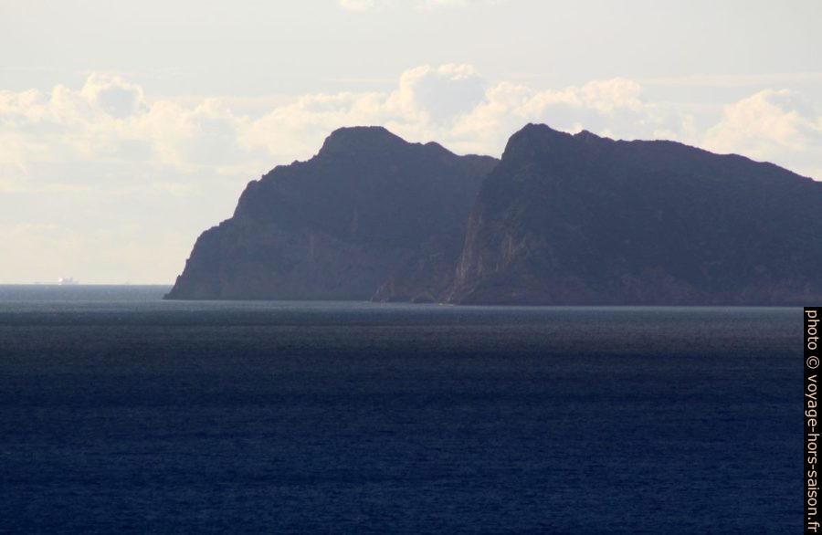 Zoom sur le Capo Teulada. Photo © André M. Winter