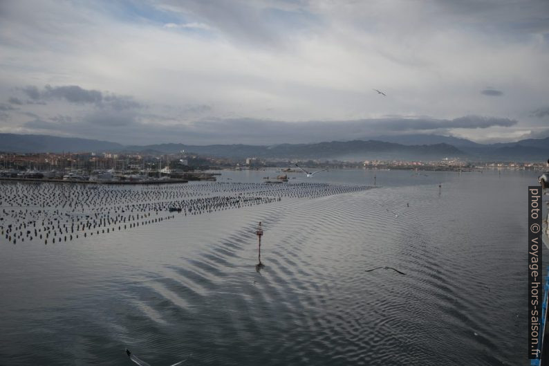 Quittant Olbia. Photo © Alex Medwedeff