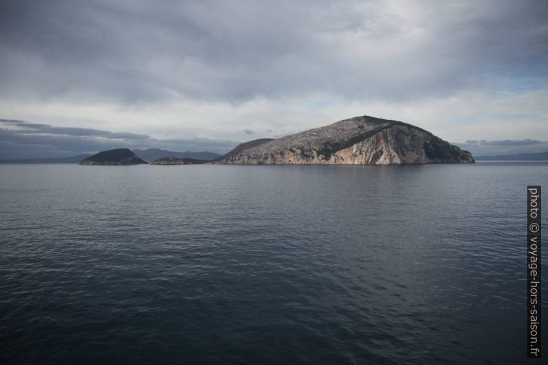 Isolotto Figarello e Capo Figari. Photo © Alex Medwedeff