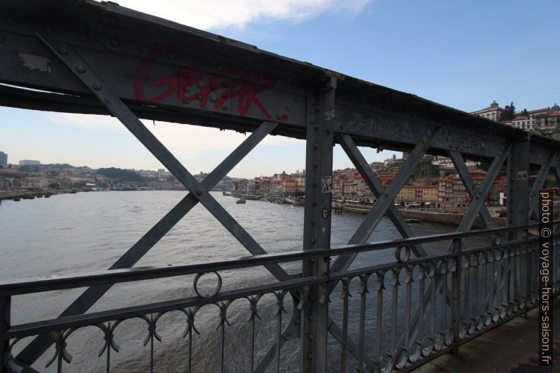 Sur le niveau inférieur du Pont Dom-Luís. Photo © André M. Winter