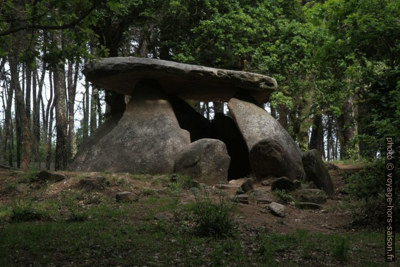 Dolmen de Axeitos. Photo © Alex Medwedeff