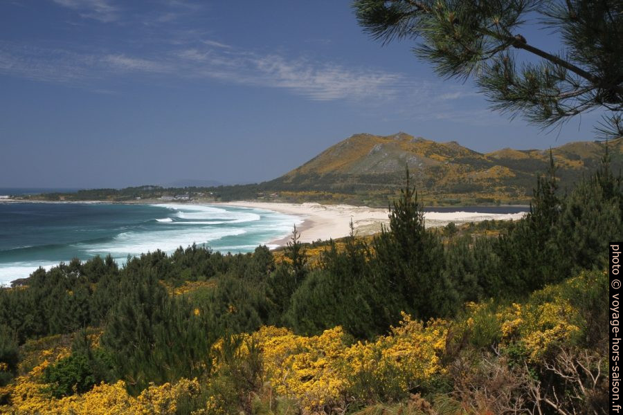 Praia de Area Maior sous le Monte Rodeiro. Photo © Alex Medwedeff