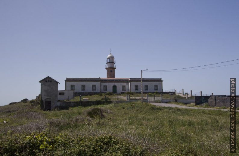 Phare et maison des gardiens de la Punta Ínsua. Photo © André M. Winter