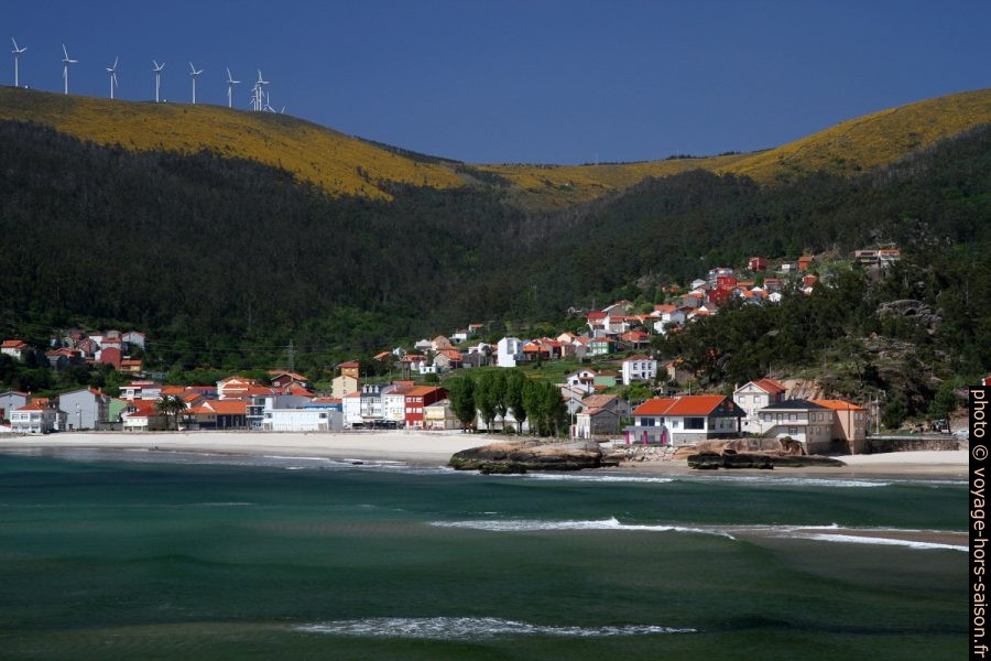 Le village d'Ézaro. Photo © Alex Medwedeff