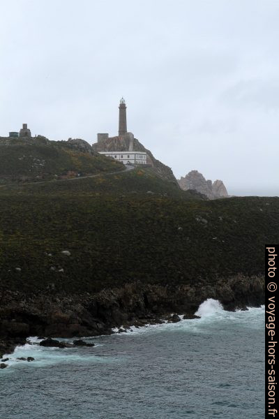 Cabo Vilán et ses phares par météo mauvaise. Photo © Alex Medwedeff
