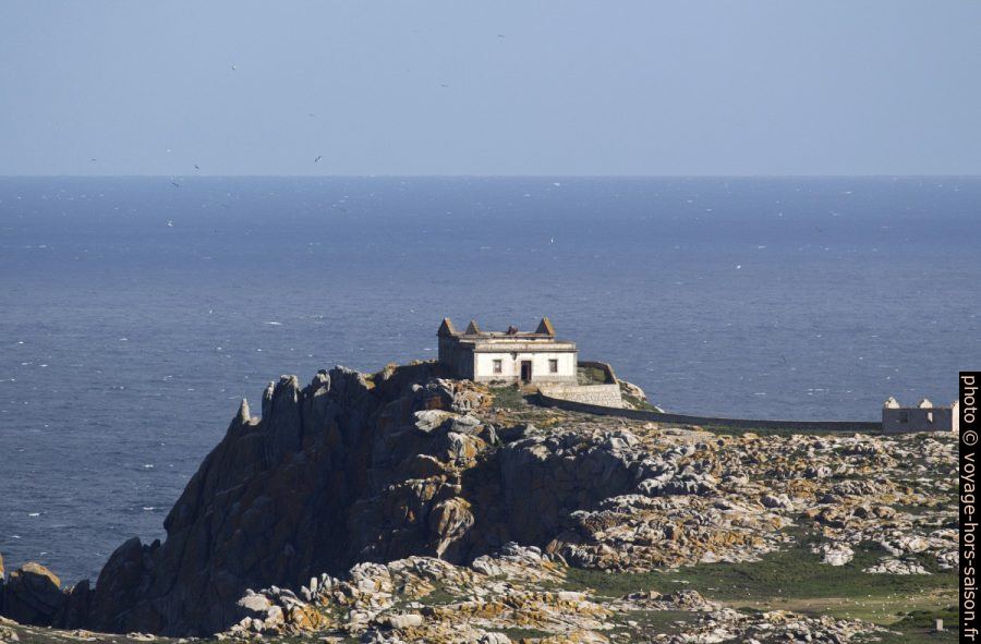 Ruines sur l'île Sisarga Grande. Photo © André M. Winter