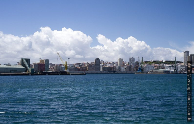 Basin du port de la Coruña. Photo © Alex Medwedeff