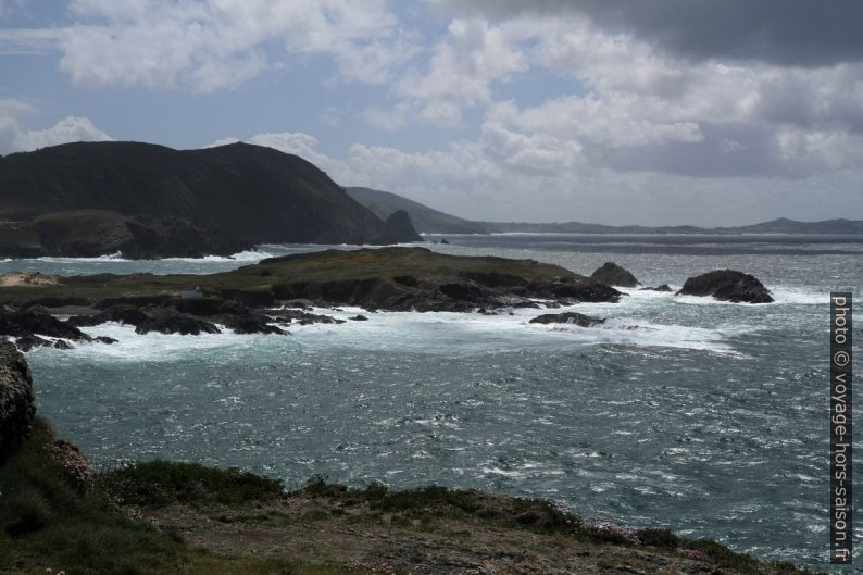 Presqu'île au sud-ouest de la Punta Frouxeira. Photo © Alex Medwedeff