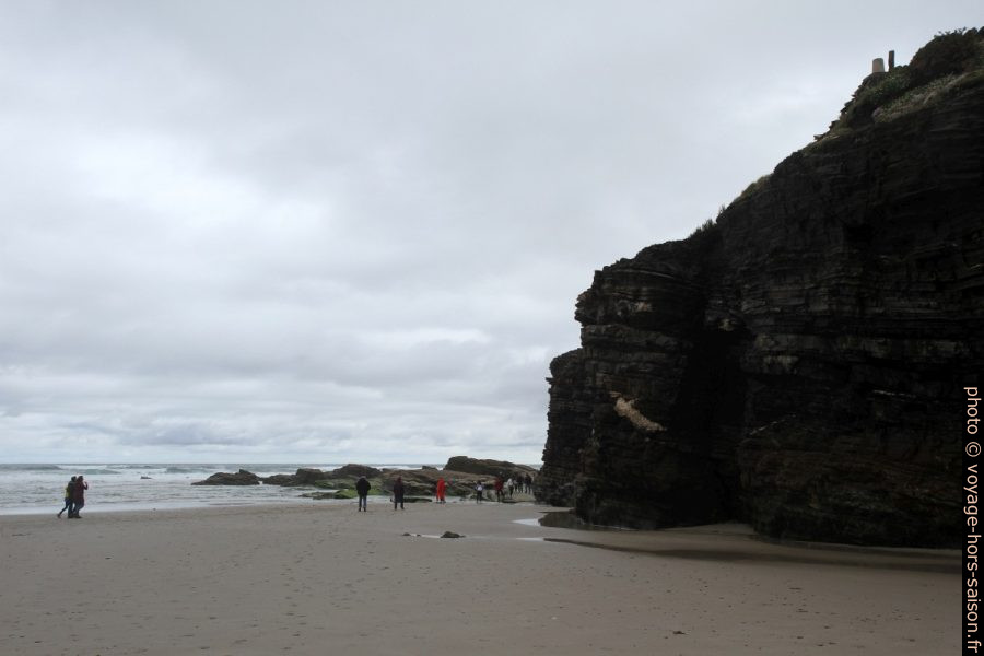 Plage des Cathédrales par mer basse. Photo © Alex Medwedeff