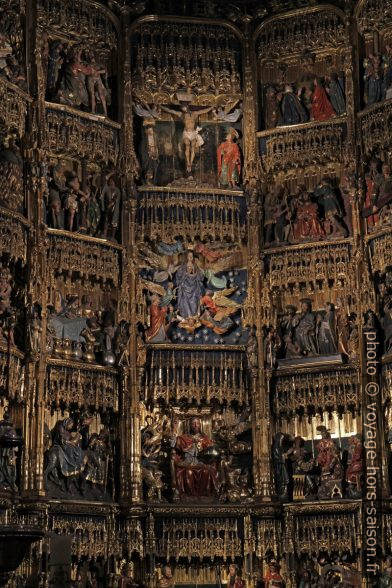 Scènes du retable de la cathédrale d'Oviedo. Photo © Alex Medwedeff