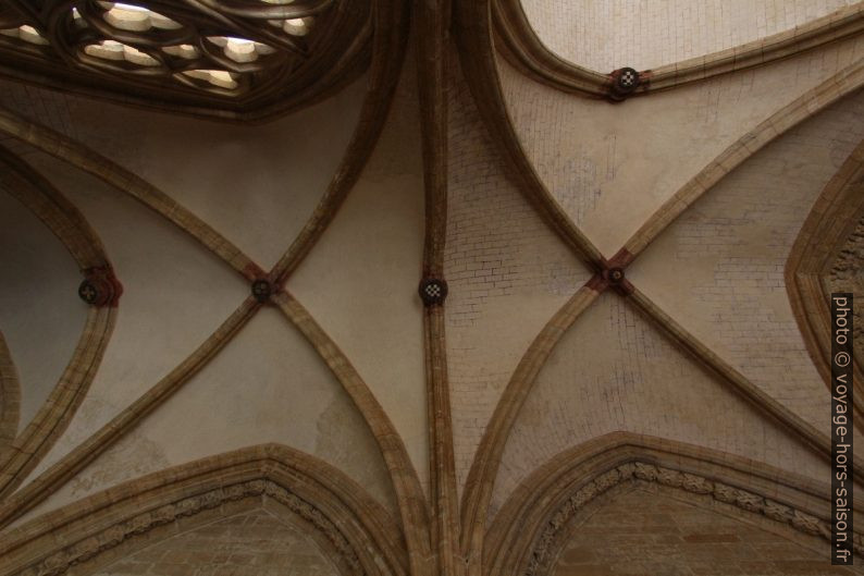 Voûtes du cloître de la cathédrale d'Oviedo. Photo © André M. Winter