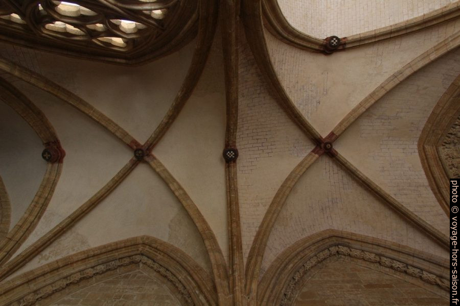 Voûtes du cloître de la cathédrale d'Oviedo. Photo © André M. Winter