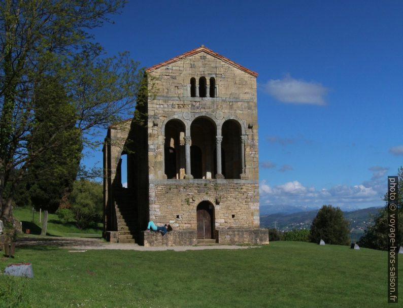 Face ouest de l'église Santa María del Naranco d'Oviedo. Photo © André M. Winter