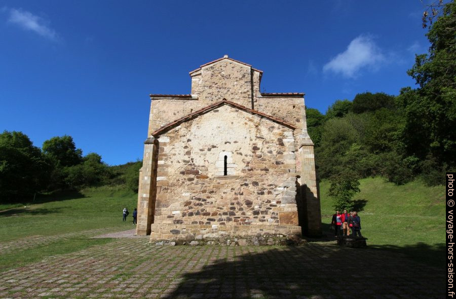 Côté écroulé de l'église Saint-Michel-de-Lillo d'Oviedo. Photo © André M. Winter
