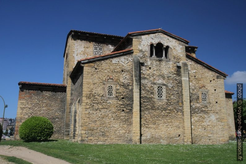 Iglesia de San Julián de los Prados. Photo © Alex Medwedeff