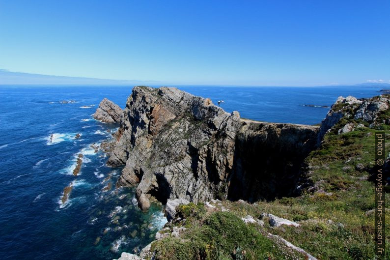 Pointe rocheuse du Cabo de Peñas. Photo © André M. Winter