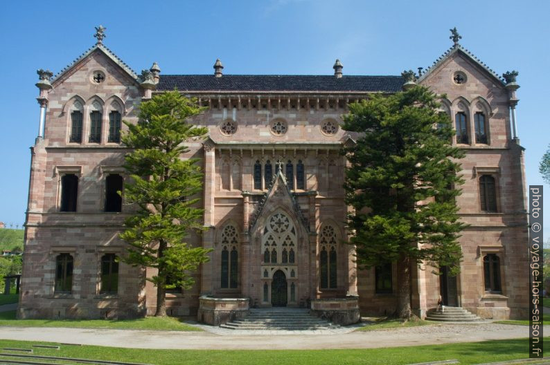 Façade sud du Palais de Sobrellano. Photo © Alex Medwedeff