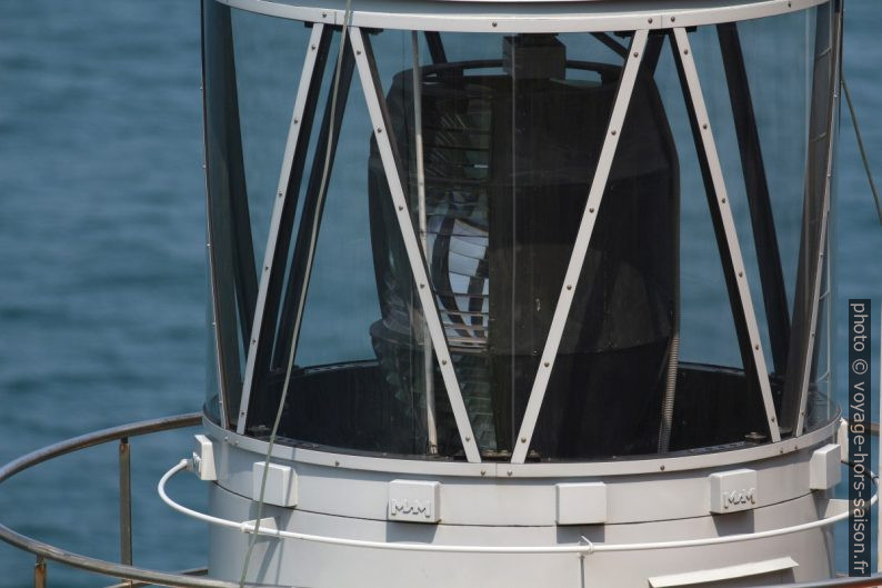 Lentille Fresnel du Faro del Pescador. Photo © André M. Winter