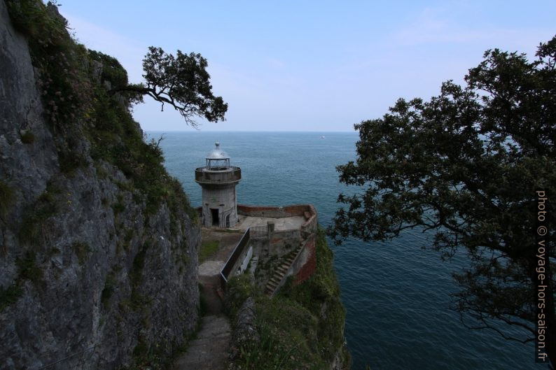 Première vue du Phare de la Punta del Caballo. Photo © André M. Winter