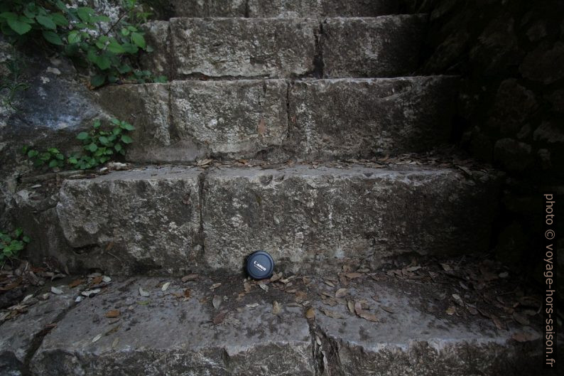 Référence pour la hauteur marches de l'escalier du Faro del Caballo. Photo © André M. Winter