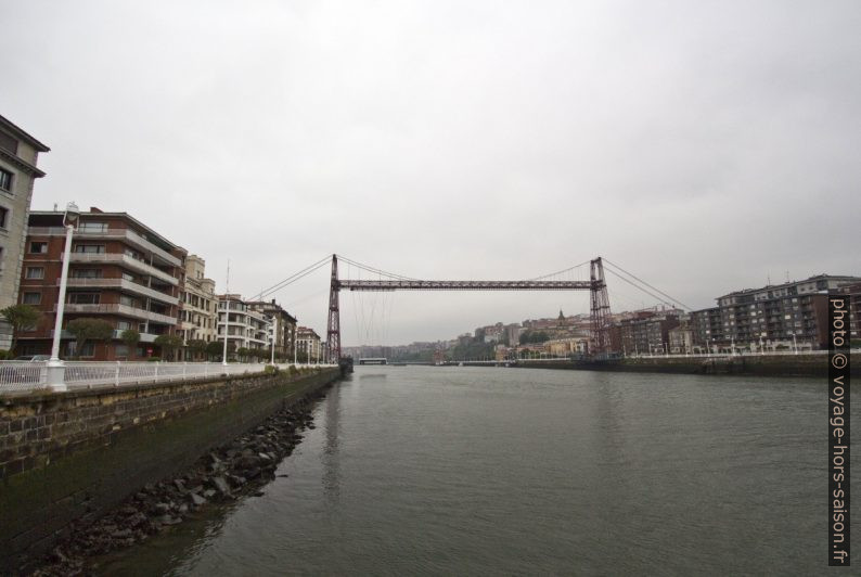 Puente de Vizcaya au-dessus de l'estuaire du Nervion. Photo © Alex Medwedeff