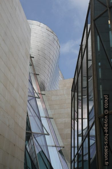 Verre et titane du Musée Guggenheim. Photo © André M. Winter