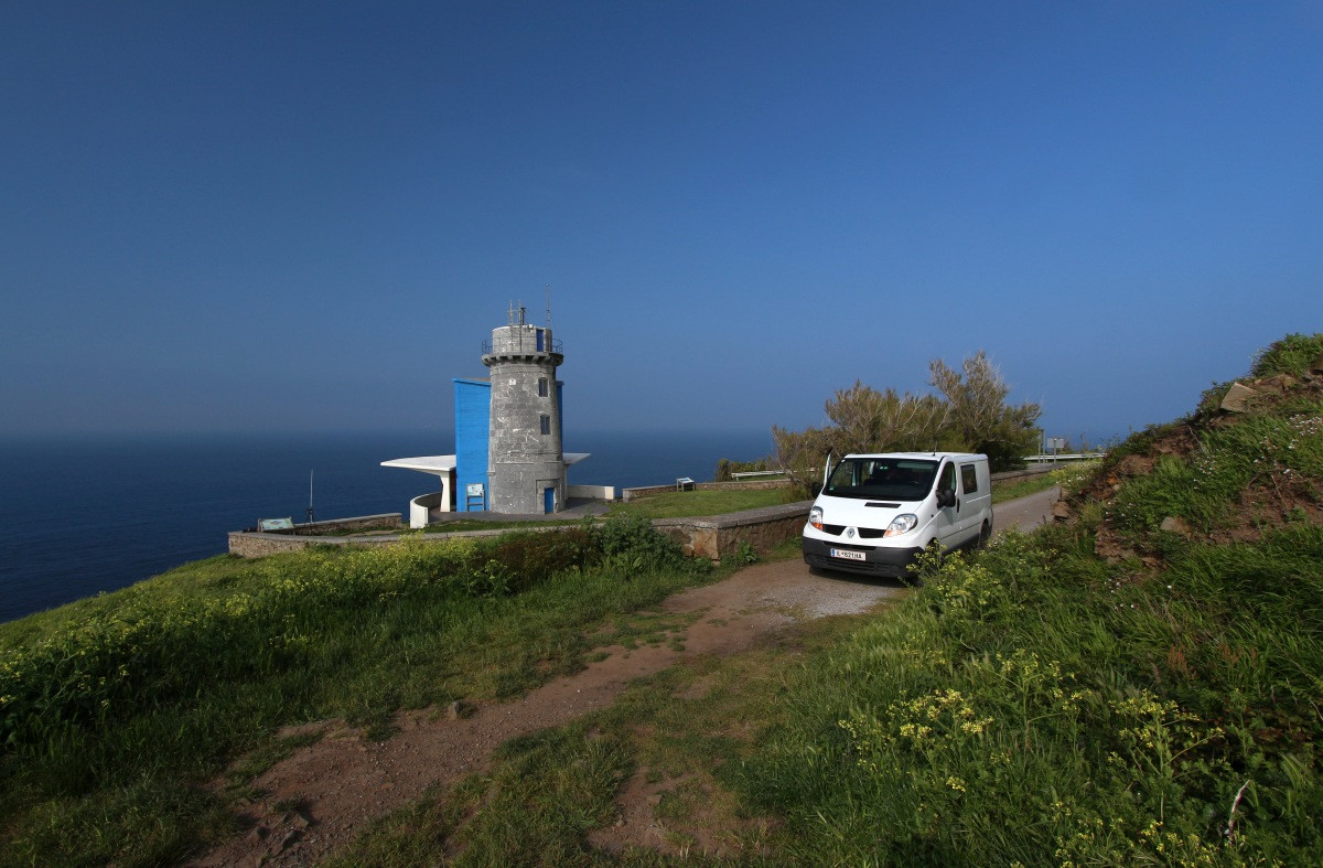 Notre Trafic au Cap Matxitxako. Photo © André M. Winter