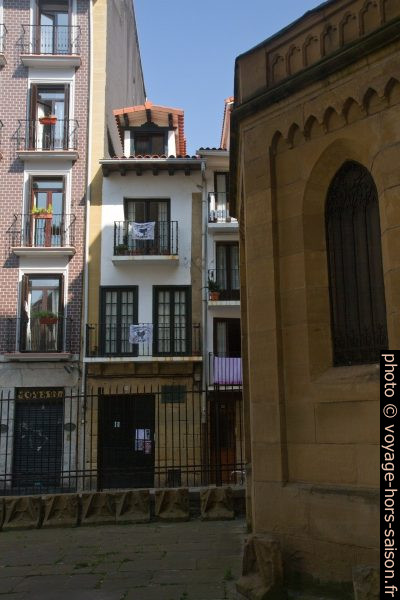 Maison étroite de la Abuztuaren 31 Kalea. Photo © Alex Medwedeff