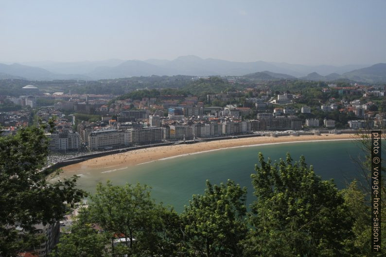 Baie et plage de Donostia. Photo © Alex Medwedeff