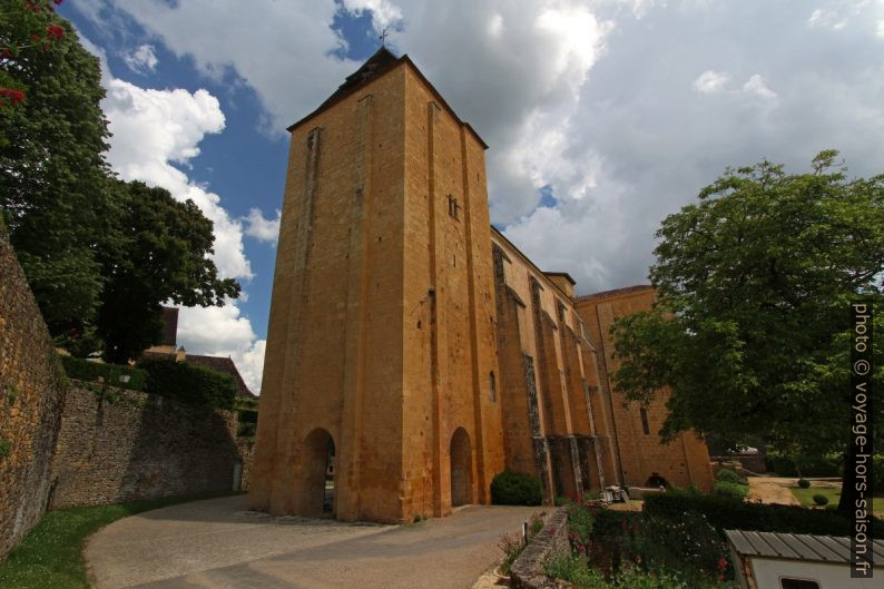 L'église abbatiale Saint-Martial de Paunat. Photo © André M. Winter