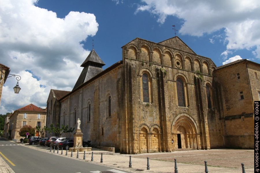 L'église abbatiale de Cadouin. Photo © André M. Winter