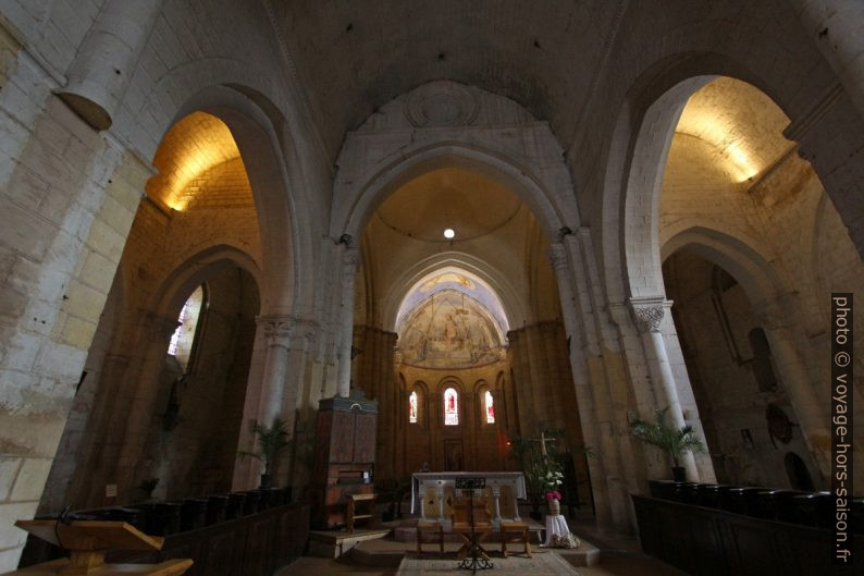 Croisée du transept de l'église abbatiale de Cadouin. Photo © André M. Winter