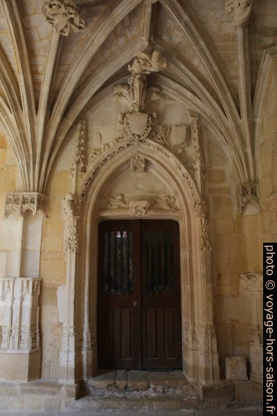 Porte de royale dans le coin nord-est du cloître. Photo © André M. Winter