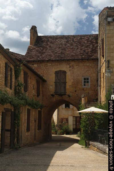 Porte Saint Louis de Cadouin. Photo © Alex Medwedeff