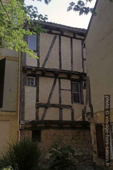 Maison à colombages dans le centre de Bergerac. Photo © Alex Medwedeff