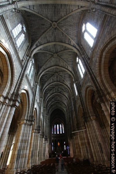 Nef néo-gothique de l'église Notre-Dame de Bergerac. Photo © André M. Winter
