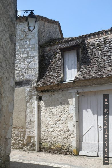 Lucarne d'accès sur une maison. Photo © Alex Medwedeff